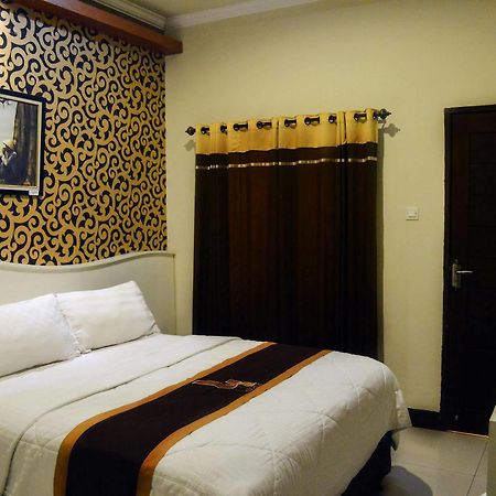 Kabana Hotel Mataram Buitenkant foto