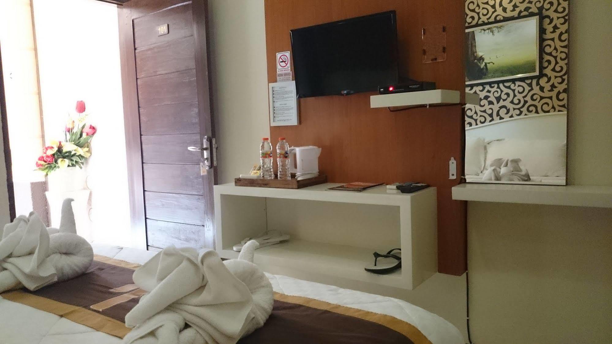 Kabana Hotel Mataram Buitenkant foto